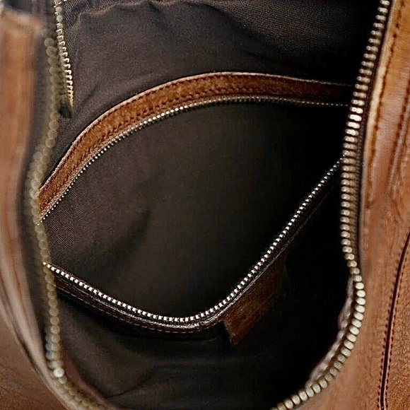 Large Brown Gucci Leather Horsebit Hobo Bag. Single Brown Leather Strap - Picture 6 of 9